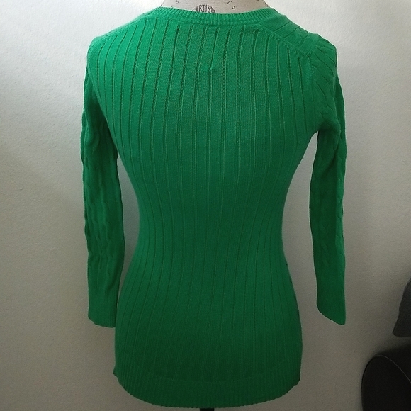 Women's Sweater - Picture 2 of 5